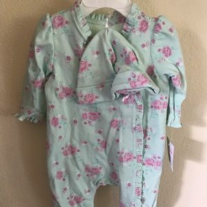 NWT 3mo footies